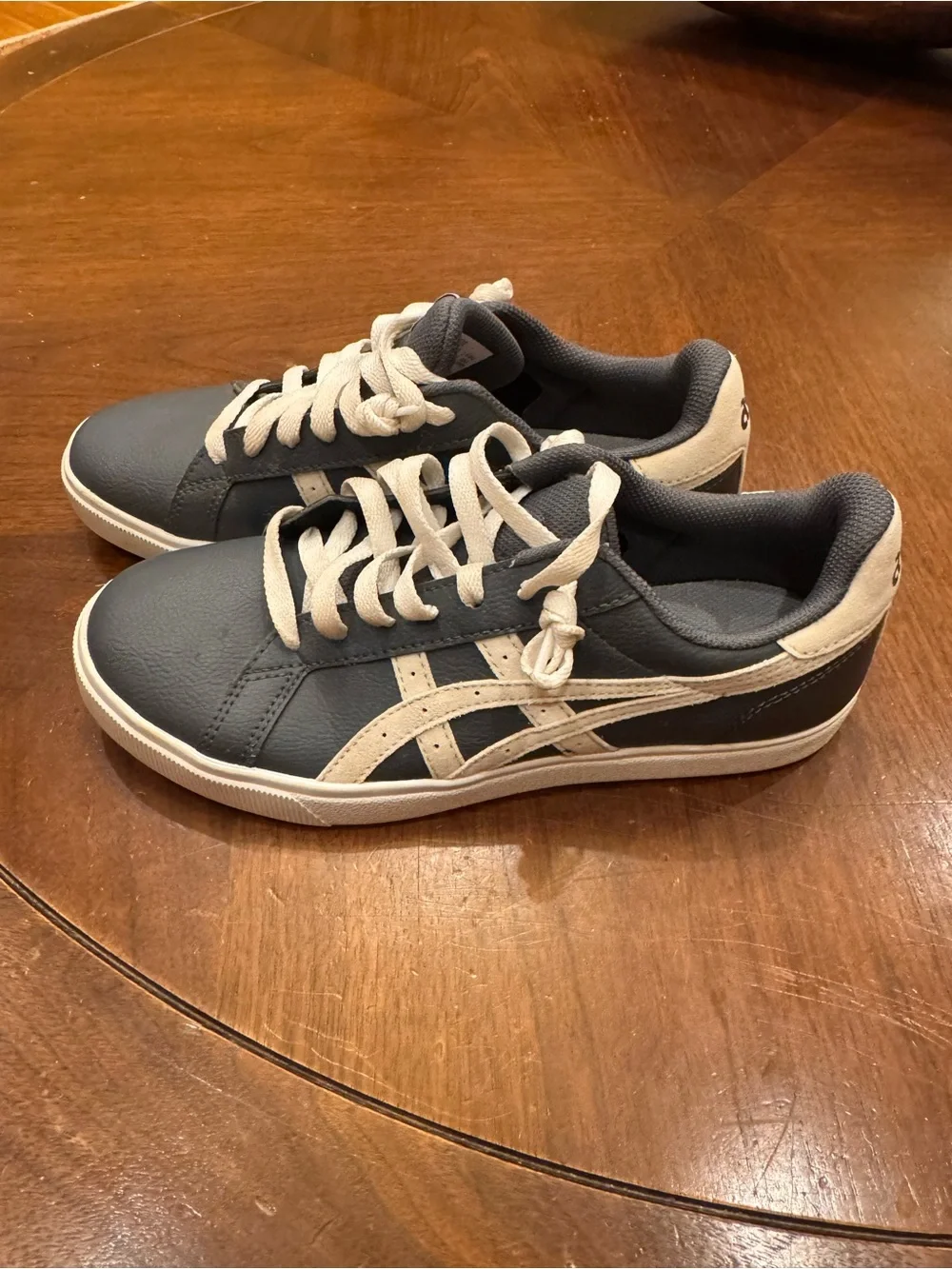 ASICS Classic CT Sneakers Throwback Style Size 8 (39.5) Low Profile Retro Tennis
